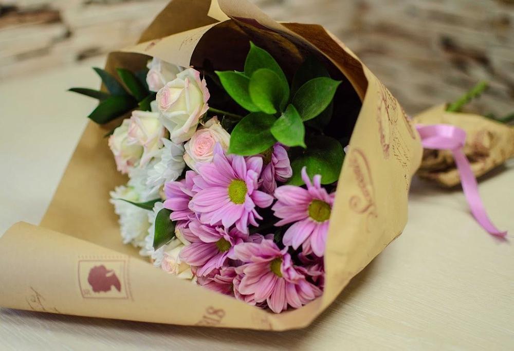 Букет цветов из: Розы и Хризантемы в Суре