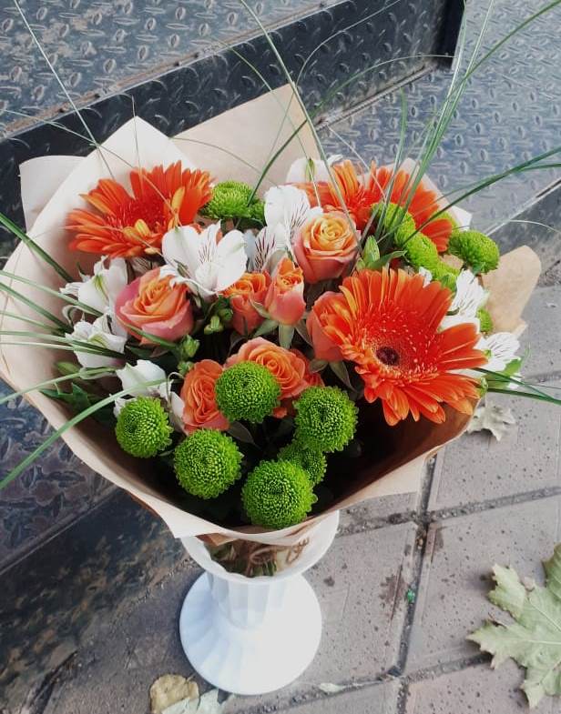 Букет цветов из: Герберы, Хризантемы, Альстромерии и Розы в Суре