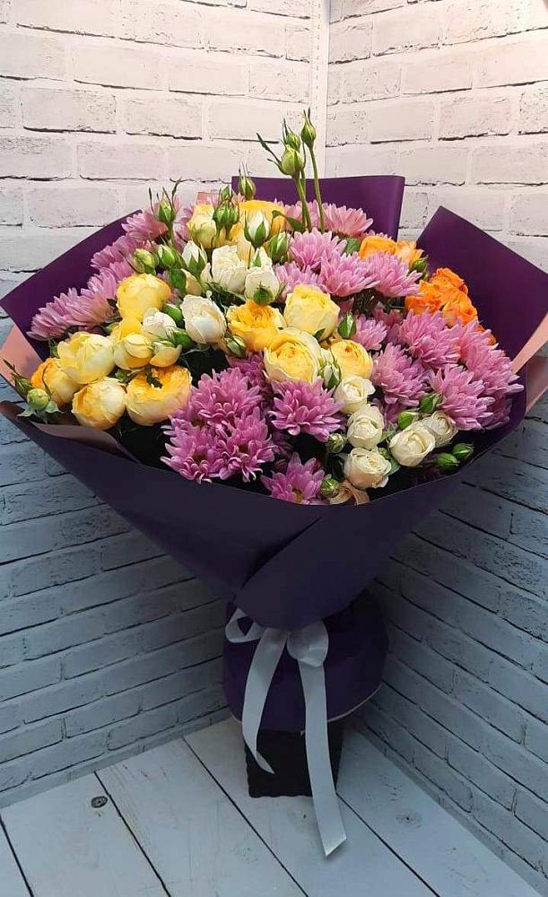 Букет цветов из: Хризантемы и Розы в Суре