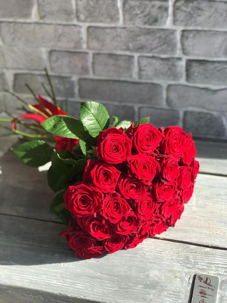 Букет Красные розы Фридом в Суре