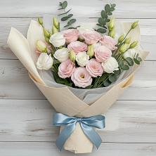 Букет цветов из:  Лизиантусы в Суре