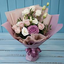 Букет цветов из:  Розы и Лизиантусы в Суре