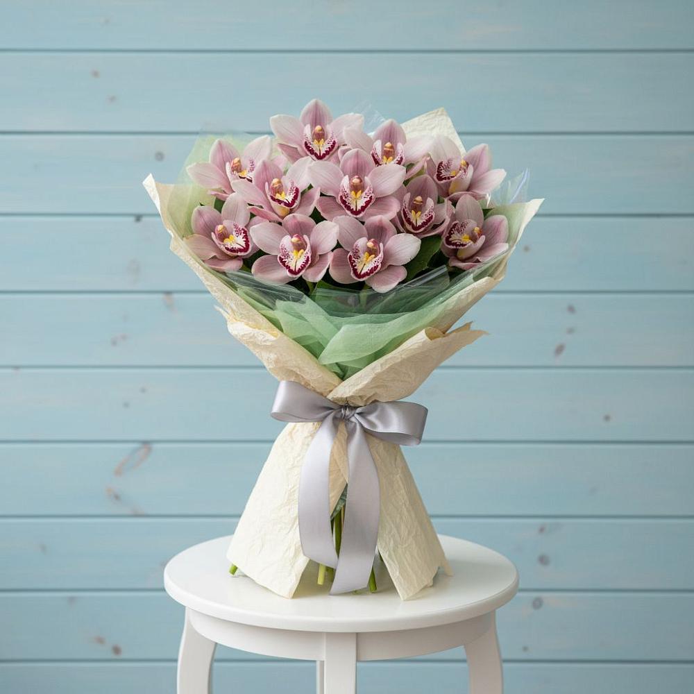 Букет цветов из: Орхидеи и Розы в Суре