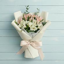 Букет цветов из:  Альстромерии в Суре