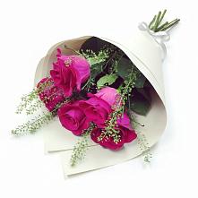 Букет цветов из:  Розы в Суре
