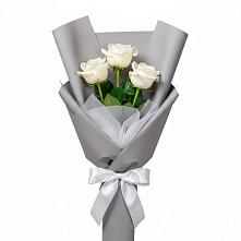 Букет 3 белые розы в Суре