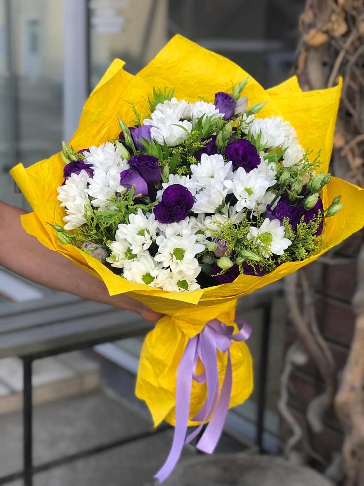 Букет цветов из: Ирисы, Хризантемы и Ромашки в Суре