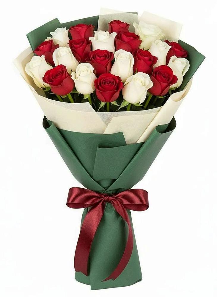 Букет Микс из красных и белых роз в Суре