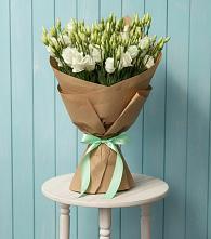 Букет цветов из:  Лизиантусы в Суре