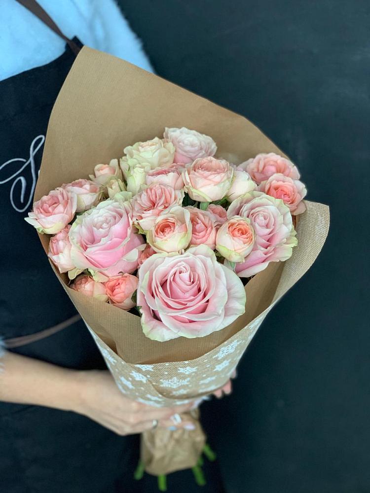 Букет цветов из: Хризантемы и Розы в Суре