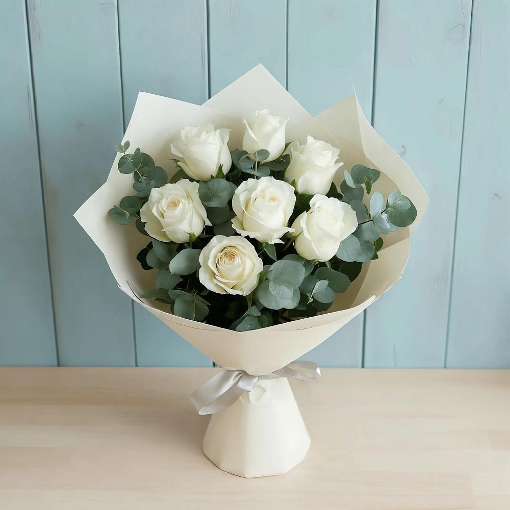 Букет Белые розы в Эвкалипте в Суре
