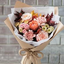 Букет цветов из:  Гвоздики, Хризантемы и Розы в Суре