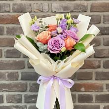 Букет цветов из:  Лизиантусы и Розы #REPLACE_PRED# Суре