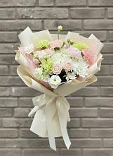 Букет цветов из:  Гвоздики, Розы, Лизиантусы и Хризантемы #REPLACE_PRED# Суре