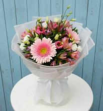 Букет цветов из:  Герберы, Альстромерии и Лизиантусы в Суре