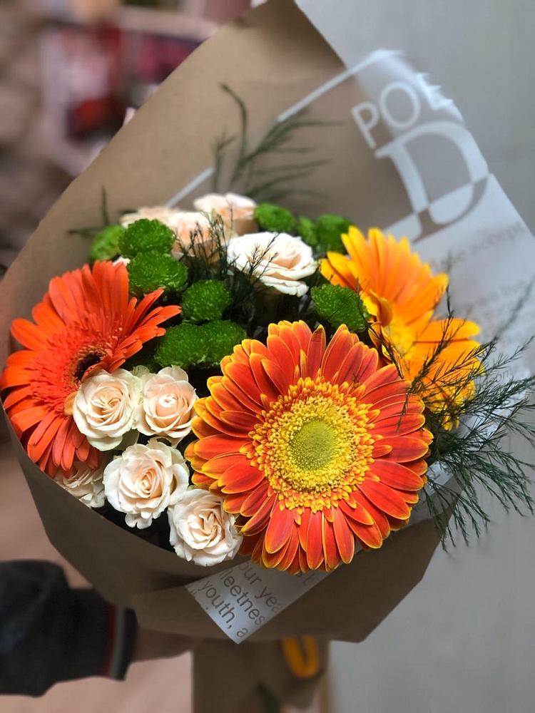 Букет цветов из: Герберы, Хризантемы и Розы в Суре