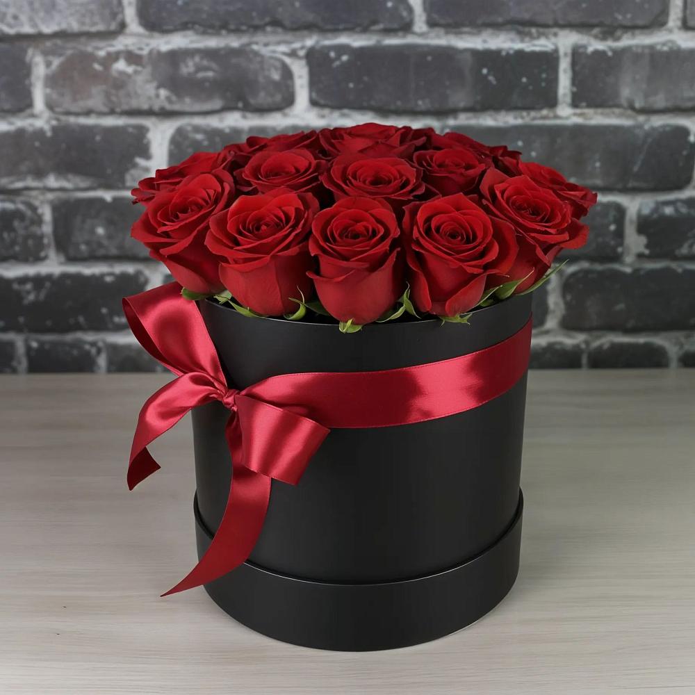 Цветочная композиция из Розы в шляпной коробке в Суре