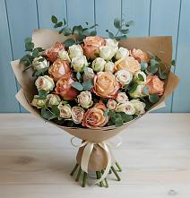 Букет цветов из:  Альстромерии и Розы в Суре