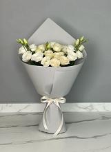 Букет цветов из:  Розы и Лизиантусы в Суре